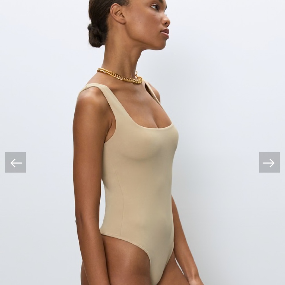 Aritzia Babaton cream‎ colored square neck slimming bodysuit